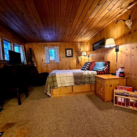 Northwoods Cottage Bed And Breakfast Фэрбанкс Экстерьер фото