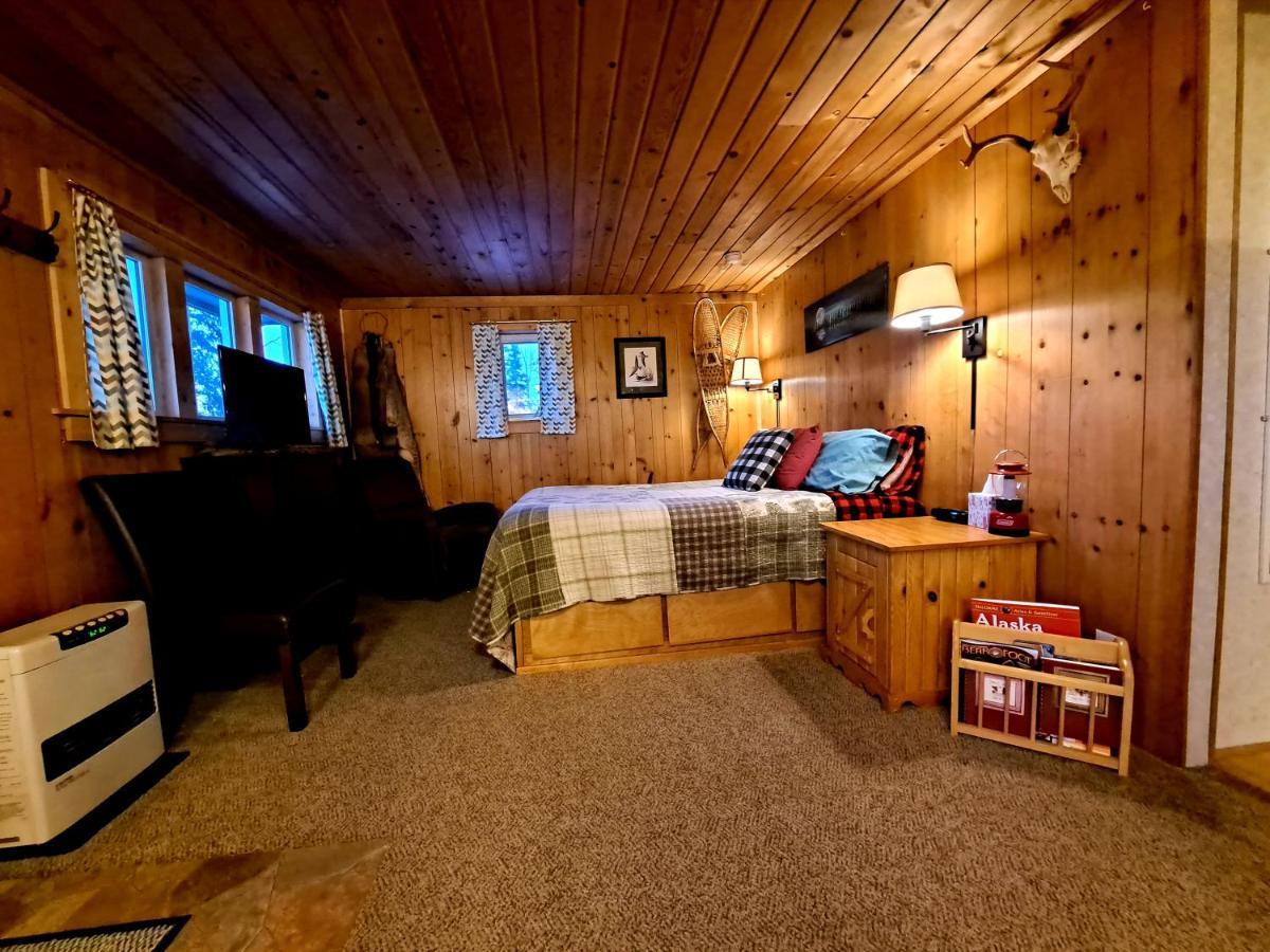 Northwoods Cottage Bed And Breakfast Фэрбанкс Экстерьер фото
